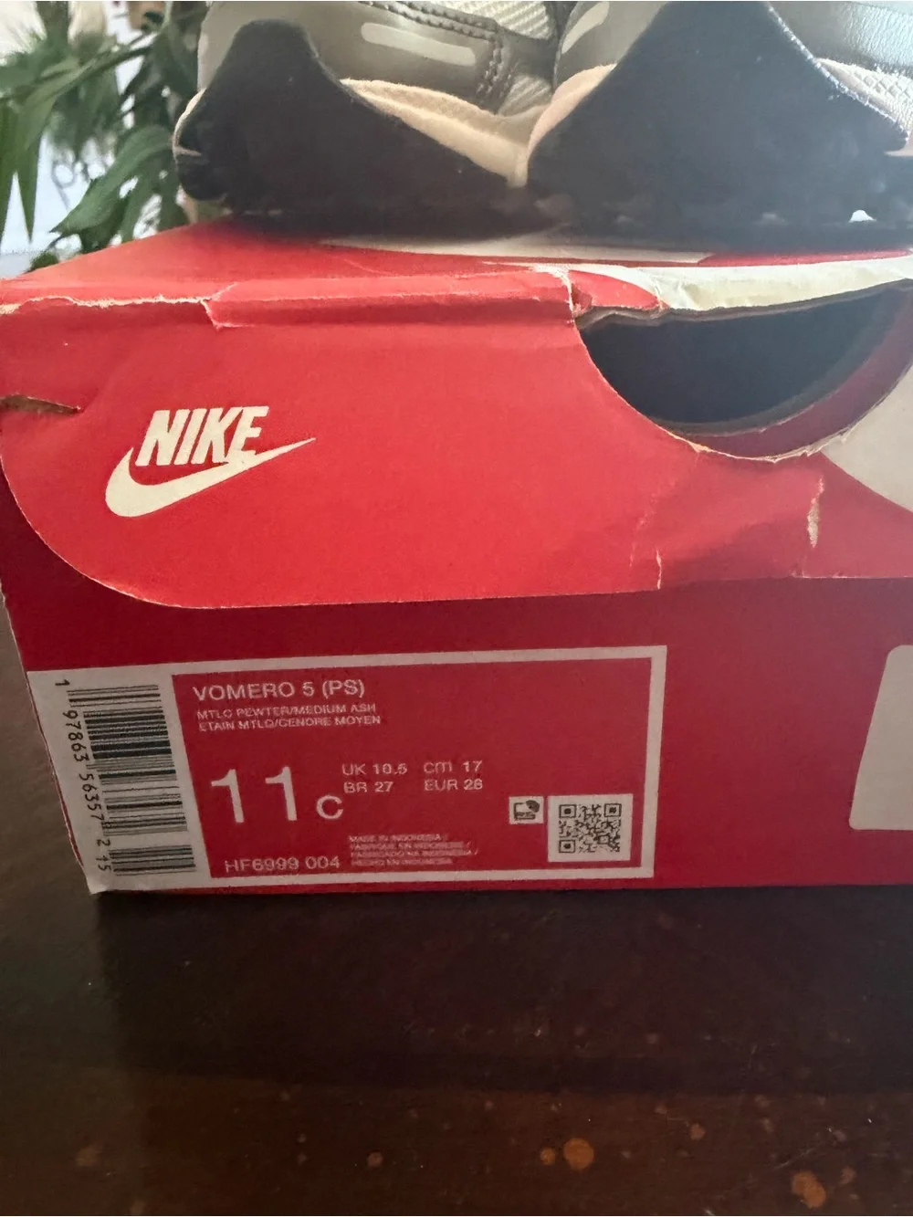 Nike Kids White and Gray Mesh Sneakers size 11c